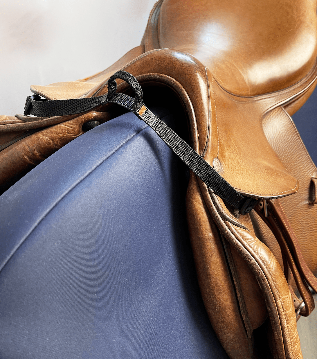 Saddle Y Strap/Connector to Airbag Vest